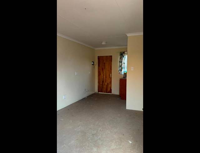 2 BEDROOM HOUSE FOR SALE IN TOEKOMSRUS